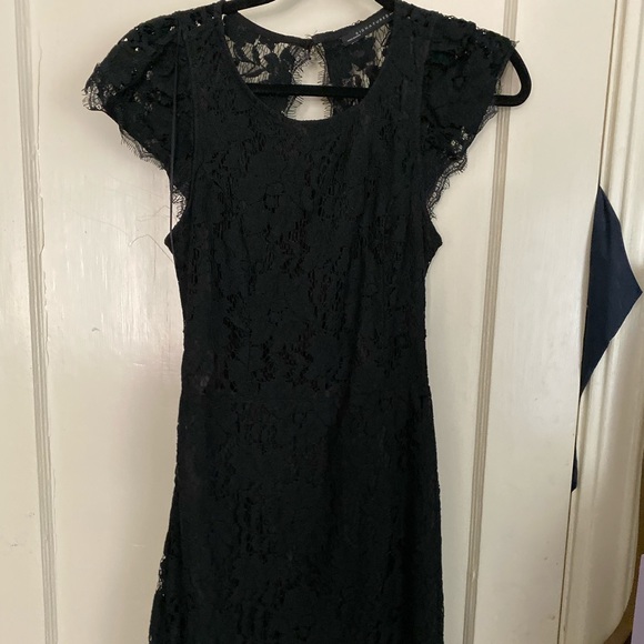 Black lace dress with back cutout - Picture 2 of 2